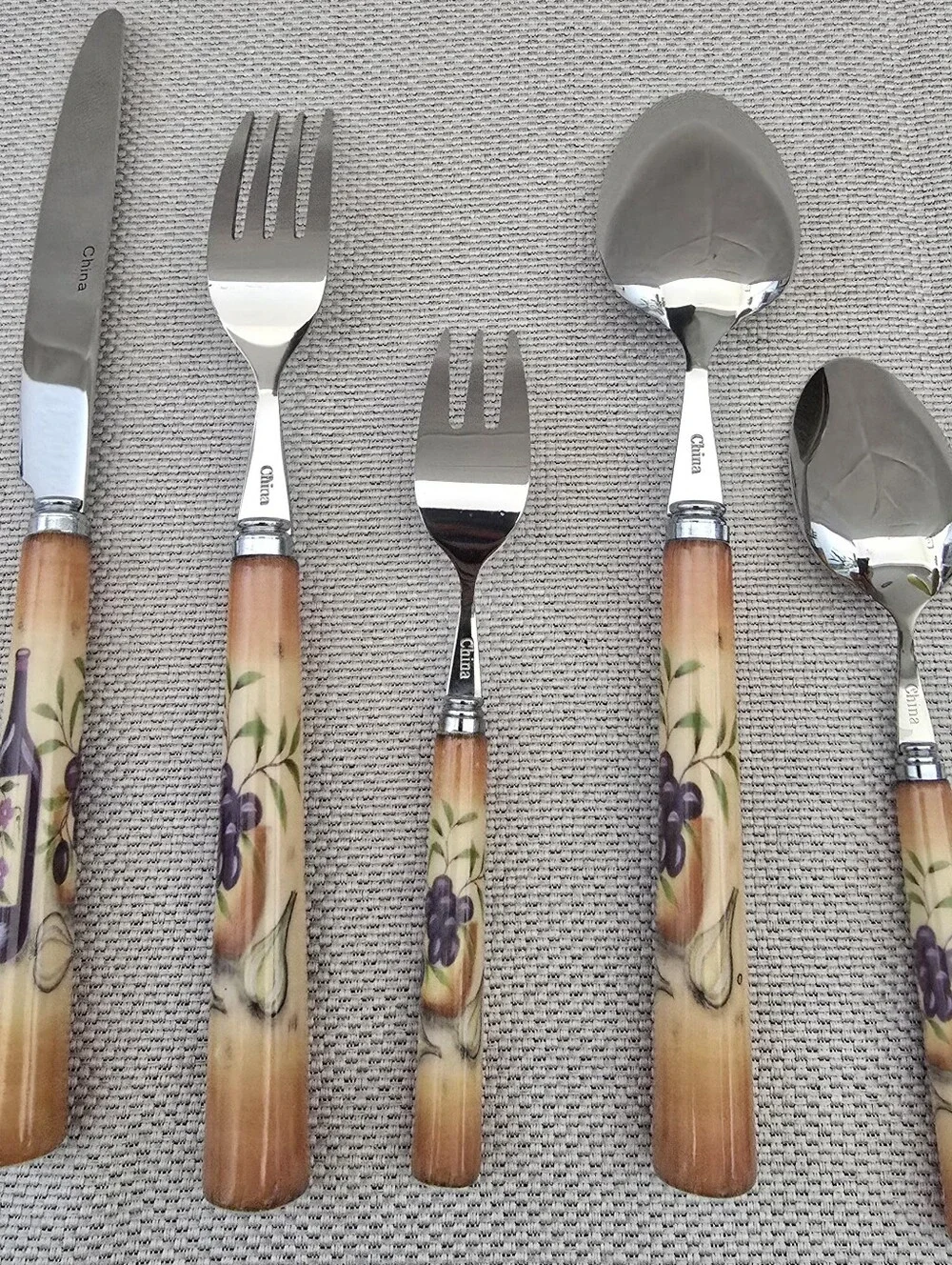 Vintage 20 Piece Tuscan Inspired Flatware - Wine & Olives - Tuscany Inn & Suites
